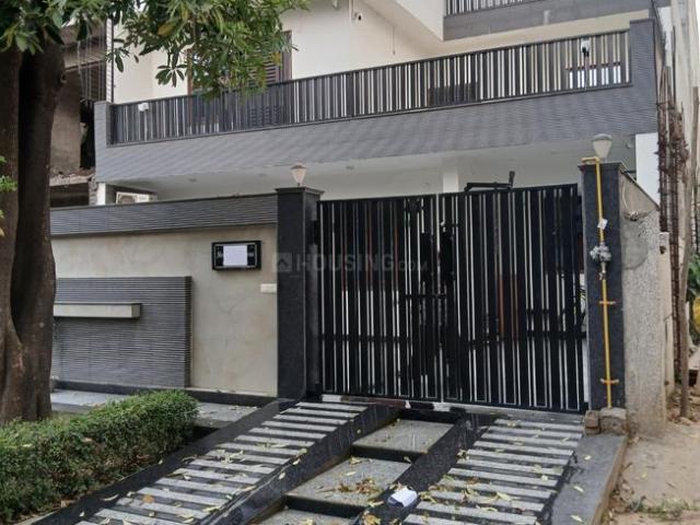 5 BHK Independent House in Sigma III for resale Greater Noida. The reference number is 21059544