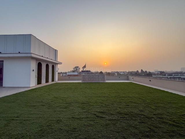 5 BHK Penthouse in Greater Kailash I for resale New Delhi. The reference number is 19683736