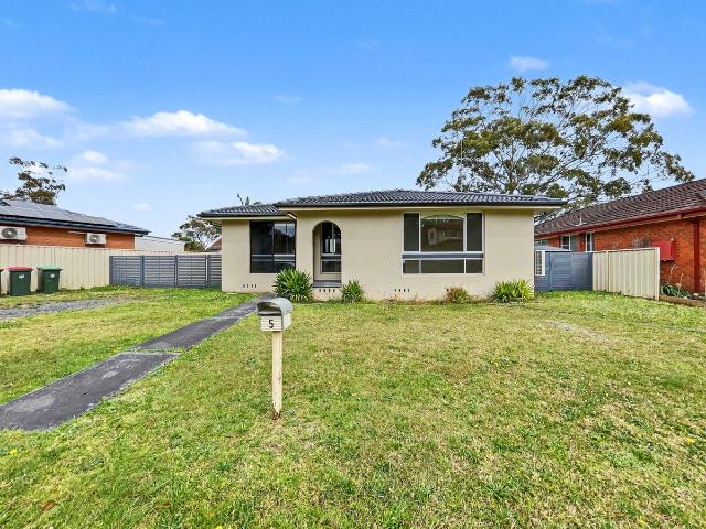 5 Bloodwood Place, Albion Park Rail, NSW 2527