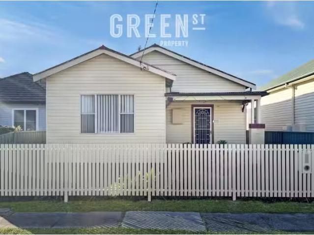5 Bowser Street, Hamilton North House for rent Listed by Moni.