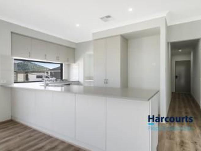 5 Bountiful Way, TREEBY, WA 6164