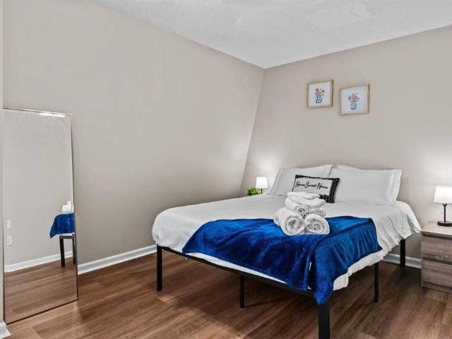 5 BR in Athens