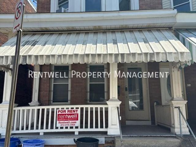 5 BR, 1.5 BA Apartment 3202 Joe Hammer Square, Pittsburgh, PA 15213