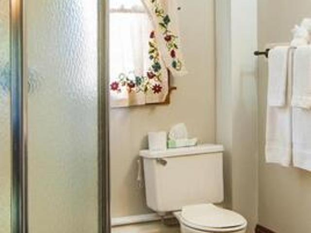 5 BR, 1.5 BA Apartment 391 U S 3, Lincoln, NH 03251