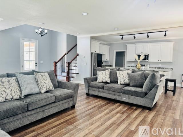 5 BR, 2.5 BA Apartment 123 Grovewood Dr, Hattiesburg, MS 39402