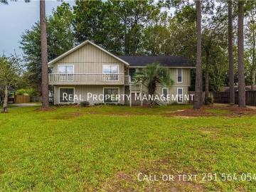 5 BR, 2.5 BA Apartment 2004 Pine Needle Drive E Mobile, AL 36609