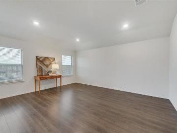 5 BR, 2 BA Apartment 1413 Thunder Cyn Way, Royse City, TX 75189