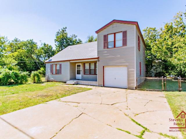 5 BR, 2 BA Apartment 1602 NW Irwin Ave, Lawton, OK 73507