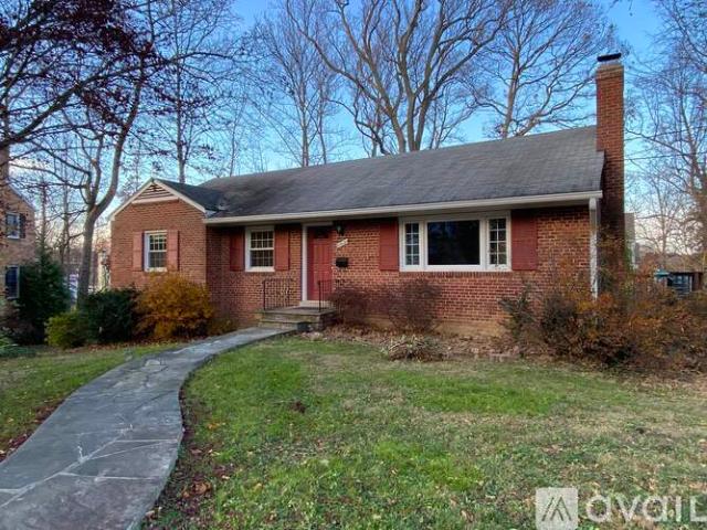 5 BR, 2 BA Apartment 1012 Broadmont Terrace, Falls Church, VA 22046