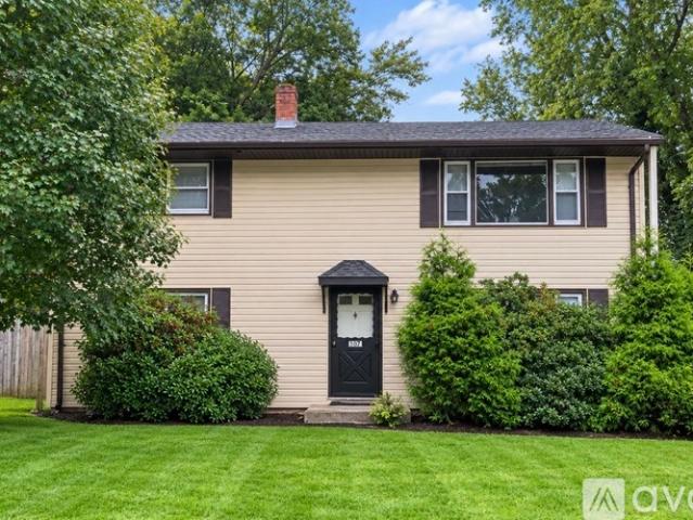 5 BR, 2 BA Apartment 107 Crescent Dr, East Hartford, CT 06118