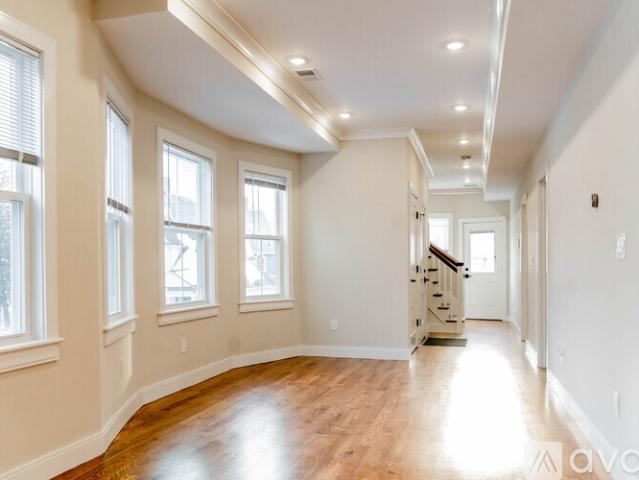 5 BR, 2 BA Apartment 11 Falkland Street, Unit 2, Brighton, MA 02135
