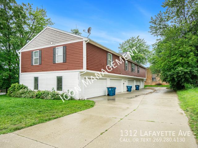 5 BR, 2 BA Apartment 1312 Lafayette Ave, Kalamazoo, MI 49006