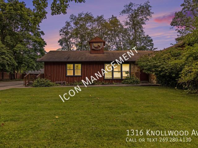 5 BR, 2 BA Apartment 1316 Knollwood Ave, Kalamazoo, MI 49006