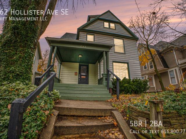 5 BR, 2 BA Apartment 262 Hollister Ave SE, Grand Rapids, MI 49506