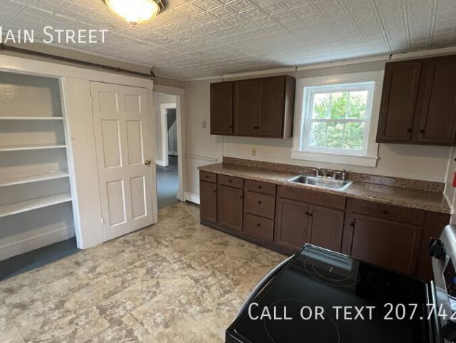 5 BR, 2 BA Apartment 278 Main Street, DURHAM, NH 03824