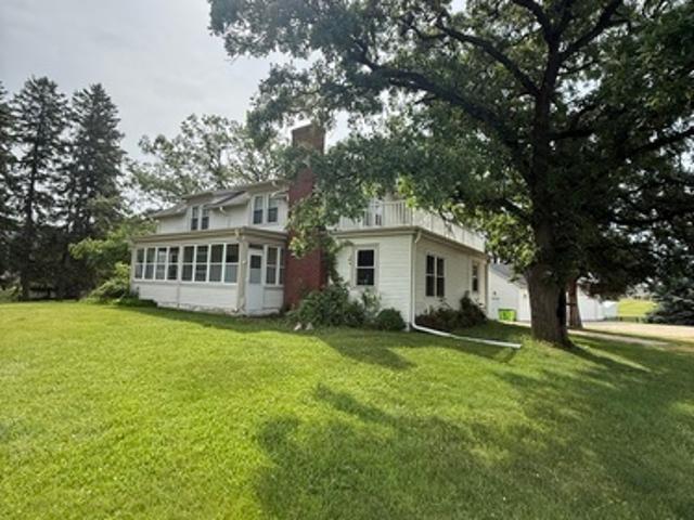 5 BR, 2 BA Apartment 3400 North Sawyer Road, Oconomowoc, WI 53066