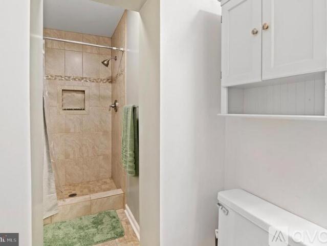 5 BR, 2 BA Apartment 4518 Evansdale Road, Woodbridge, VA 22193