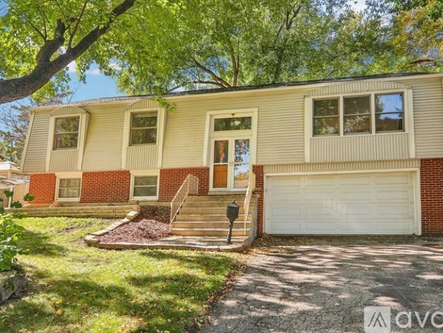 5 BR, 2 BA Apartment 4533 Black Partridge Ln, Lisle, IL 60532