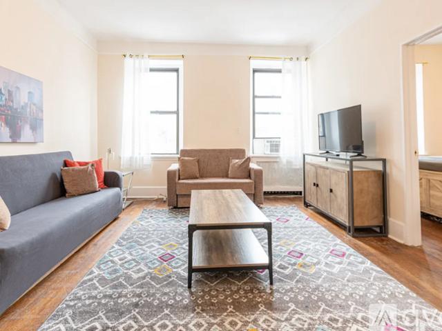 5 BR, 2 BA Apartment 406 W 47th St, Unit 3, New York, NY 10036