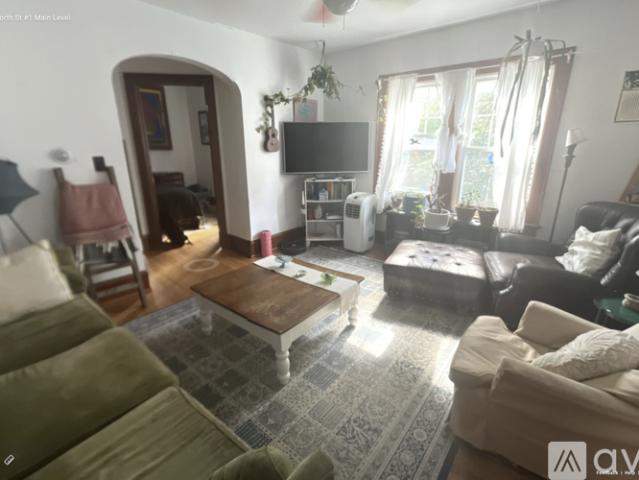 5 BR, 2 BA Apartment 506 North St, Unit 1, Burlington, VT 05401
