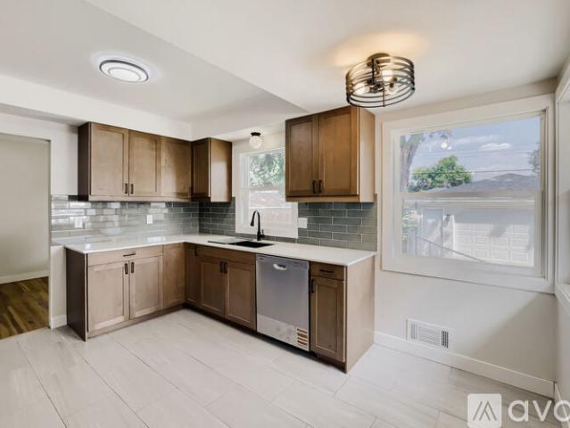 5 BR, 2 BA Apartment 7335 Penn Ave S, Minneapolis, MN 55423