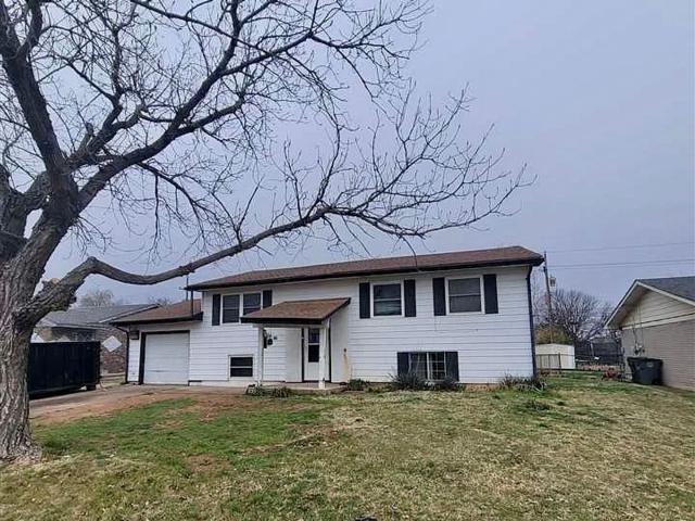 5 BR, 2 BA Apartment 809 NW 53rd St, Lawton, OK 73505