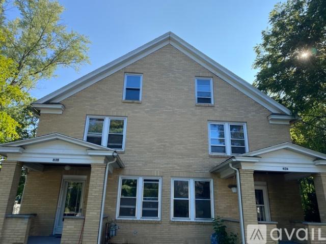 5 BR, 2 BA Apartment 828 Elmwood Street, State College, PA 16801