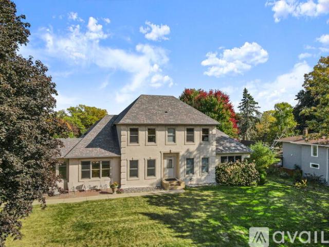 5 BR, 3.5 BA Apartment 1580 East Shore Dr FURNISHED 5 BR On Lake Phalen, Saint Paul, MN 55106