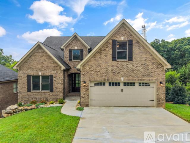 5 BR, 3.5 BA Apartment 1833 Rockford Ln, Unit 1, Knoxville, TN 37922