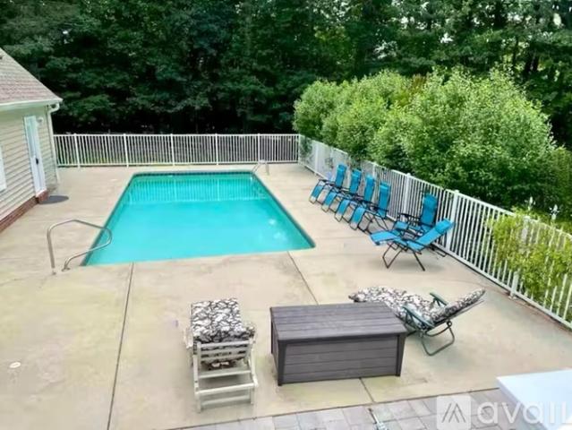 5 BR, 3.5 BA Apartment 3001 Latta Dr, Summerfield, NC 27358