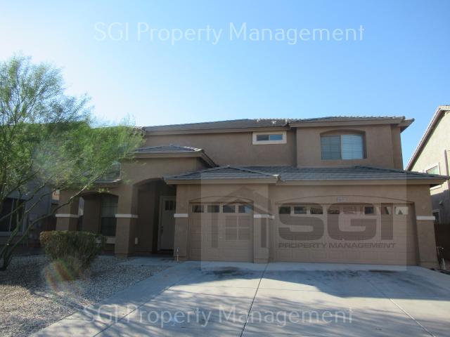 5 BR, 3.5 BA Apartment 3123 W Pleasant Ln, Phoenix, AZ 85041