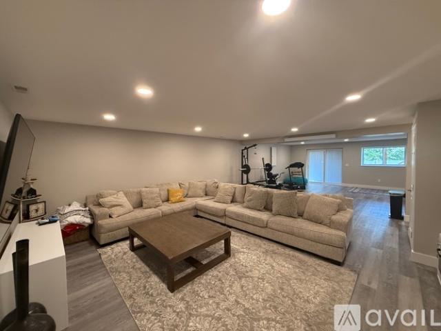 5 BR, 3.5 BA Apartment 7826 North 153rd Street, Bennington, NE 68007