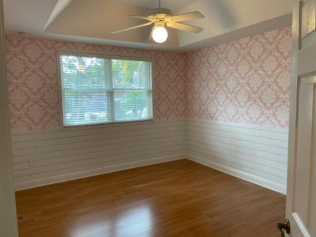 6 Br, 3 bath, Single Family 7389 S Serenoa Dr