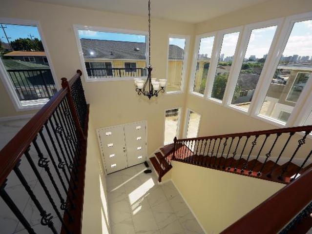 5 Br, 3 bath, Single Family 928 C 9th Avenue