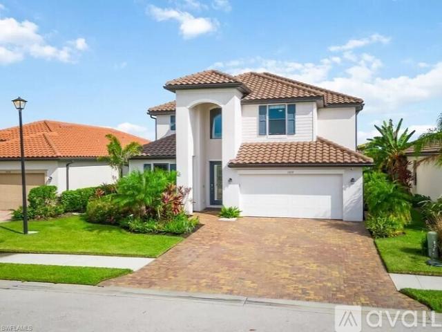 5 BR, 3 BA Apartment 1610 Santiago Cir, Naples, FL 34113