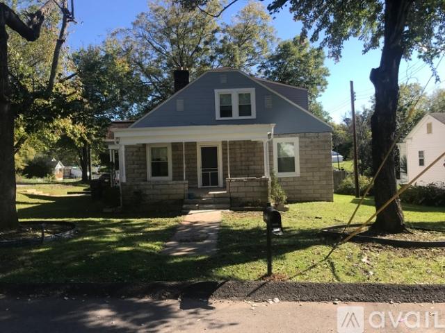 5 BR, 3 BA Apartment 170 Keeble Ave, Knoxville, TN 37920