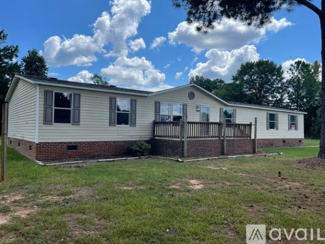 5 BR, 3 BA Apartment 104 Wild Fox Trail, Belton, SC 29627