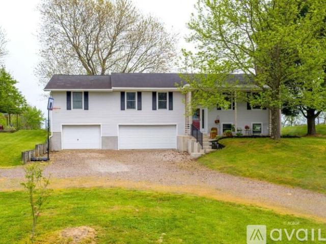 5 BR, 3 BA Apartment 11580 Highland Park Rd, Logan, OH 43138