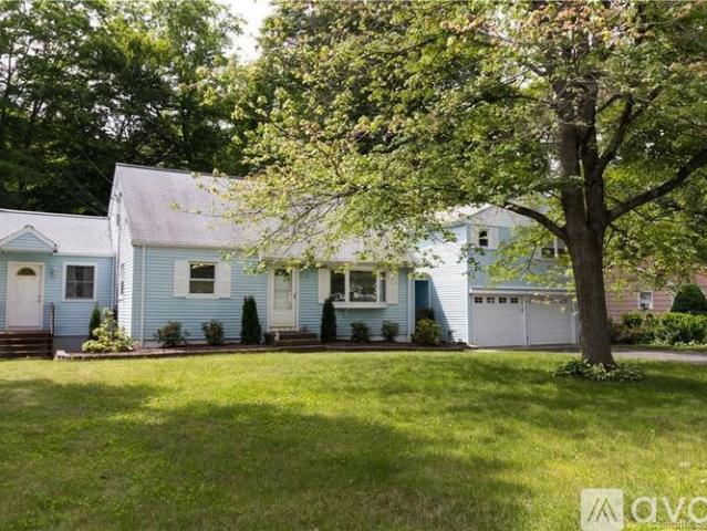 5 BR, 3 BA Apartment 296 Toll House Ln, Fairfield, CT 06825