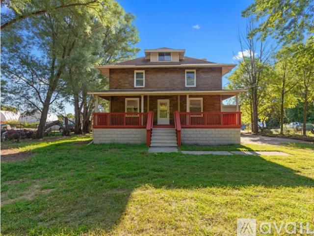 5 BR, 2 BA Apartment 20543 Gudith Rd, Brownstown, MI 48183