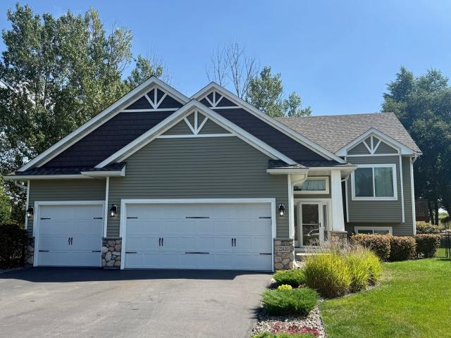 5 BR, 3 BA Apartment 22420 Calico Ct, Farmington, MN 55024