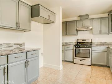 5 BR, 3 BA Apartment 330 East 101st Street, Los Angeles, CA 90003