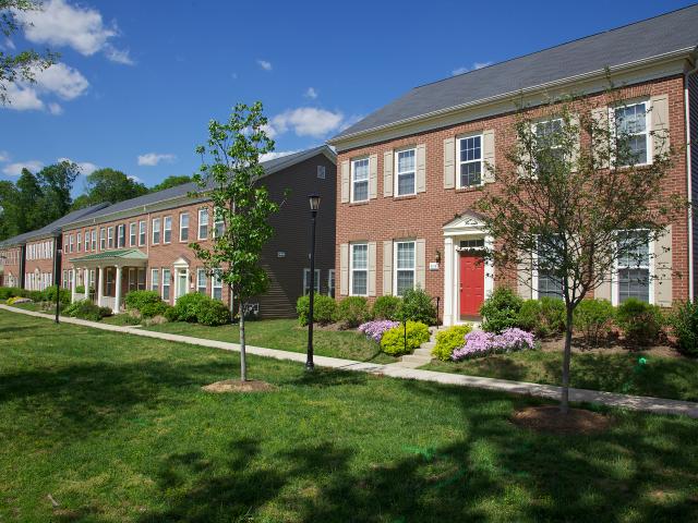 5 BR, 3 BA Apartment 5994 12th St Fort Belvoir, VA 22060
