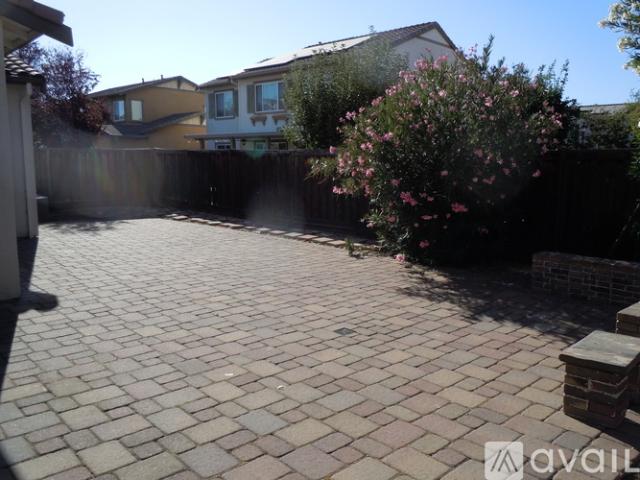 5 BR, 3 BA Apartment 537 West Esplanade Drive, Mountain House, CA 95391