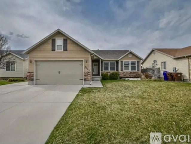 5 BR, 3 BA Apartment 7463 Red Pine Road, Eagle Mountain, UT 84005