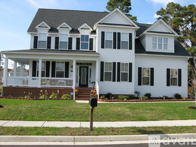 5 BR, 3 BA Apartment 904 Hathaway Court, Chesapeake, VA 23322