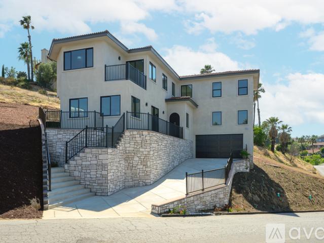 5 BR, 4 BA Apartment 16515 Canyon Ridge Dr, Riverside, CA 92503