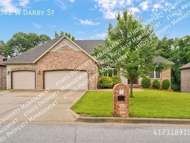 5 BR, 4 BA Apartment 2342 W Darby St, Springfield, MO 65810