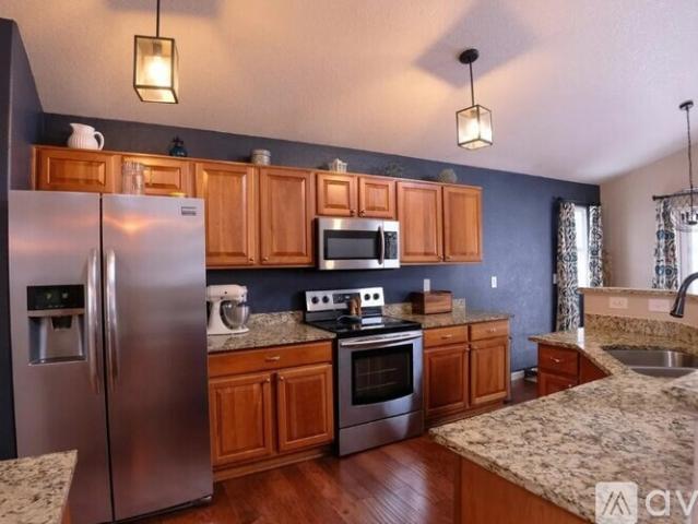 5 BR, 4 BA Apartment 3432 S Jebel Ct, Aurora, CO 80013