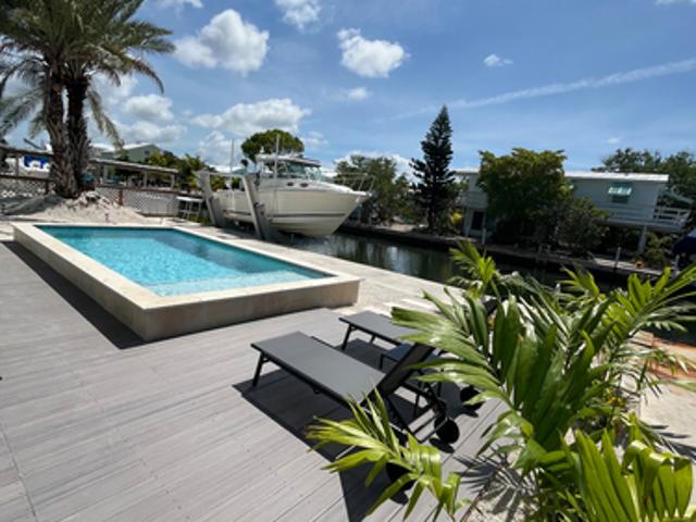 5 BR, 4 BA Apartment 439 Blackbeard Rd, Unit 1, Little Torch Key, FL 33042